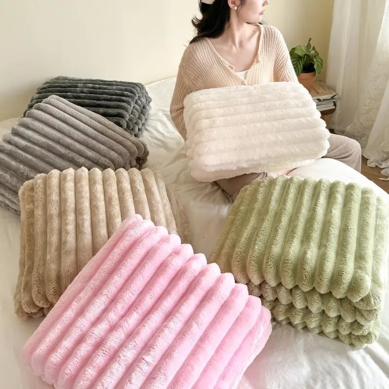 🔥 50% OFF ✨ Faux Rabbit Plush Blanket – Thick, Soft & Cosy for Sofa or Bed
