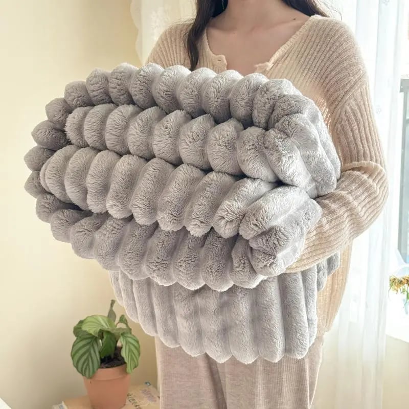 🔥 50% OFF ✨ Faux Rabbit Plush Blanket – Thick, Soft & Cosy for Sofa or Bed